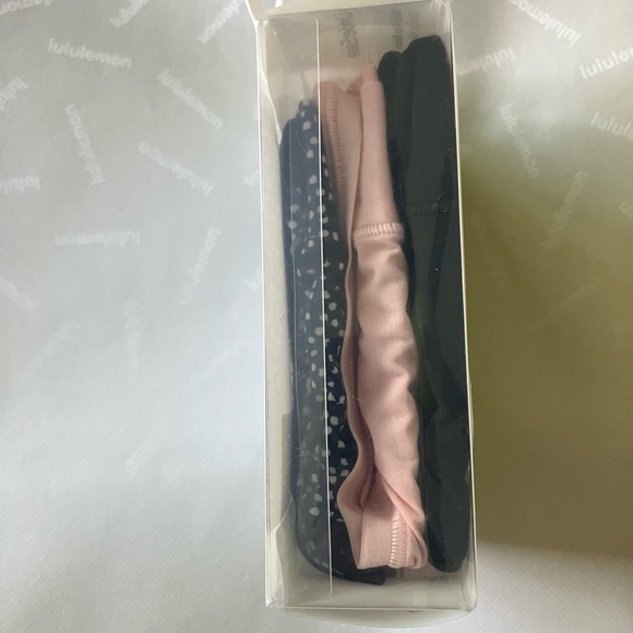 NWT Lululemon Under ease Bikini *3 Pack, Size Medium - Picture 3 of 5